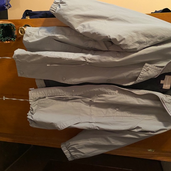 Like new windbreaker/cold weather coat - Picture 3 of 3